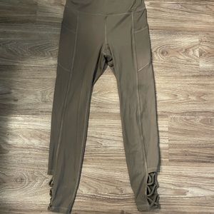 Gilly Hicks Women’s Camo Green Leggings